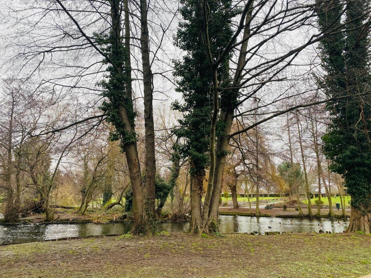 35 Mins To Central London. 3 Bedrooms. 2 Bathrooms With Garden Esterno foto