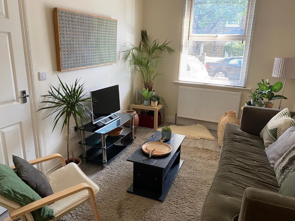 35 Mins To Central London. 3 Bedrooms. 2 Bathrooms With Garden Esterno foto